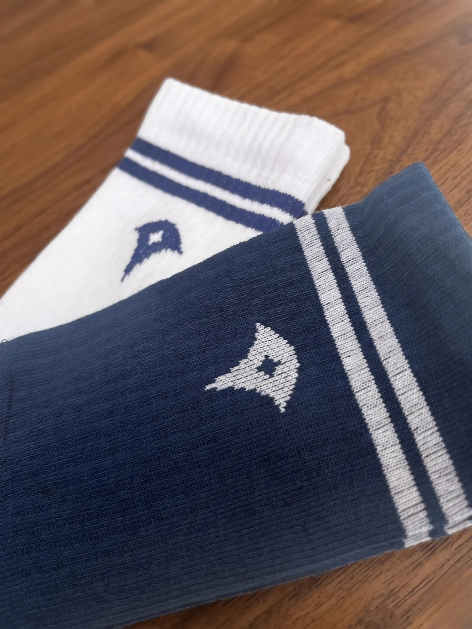 Corporate Fashion – Hoodie mit Logo-Prägung