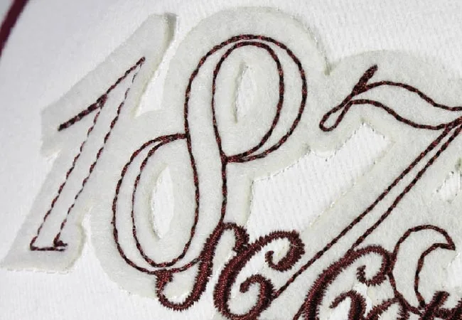 Filzlabel in Stickerei